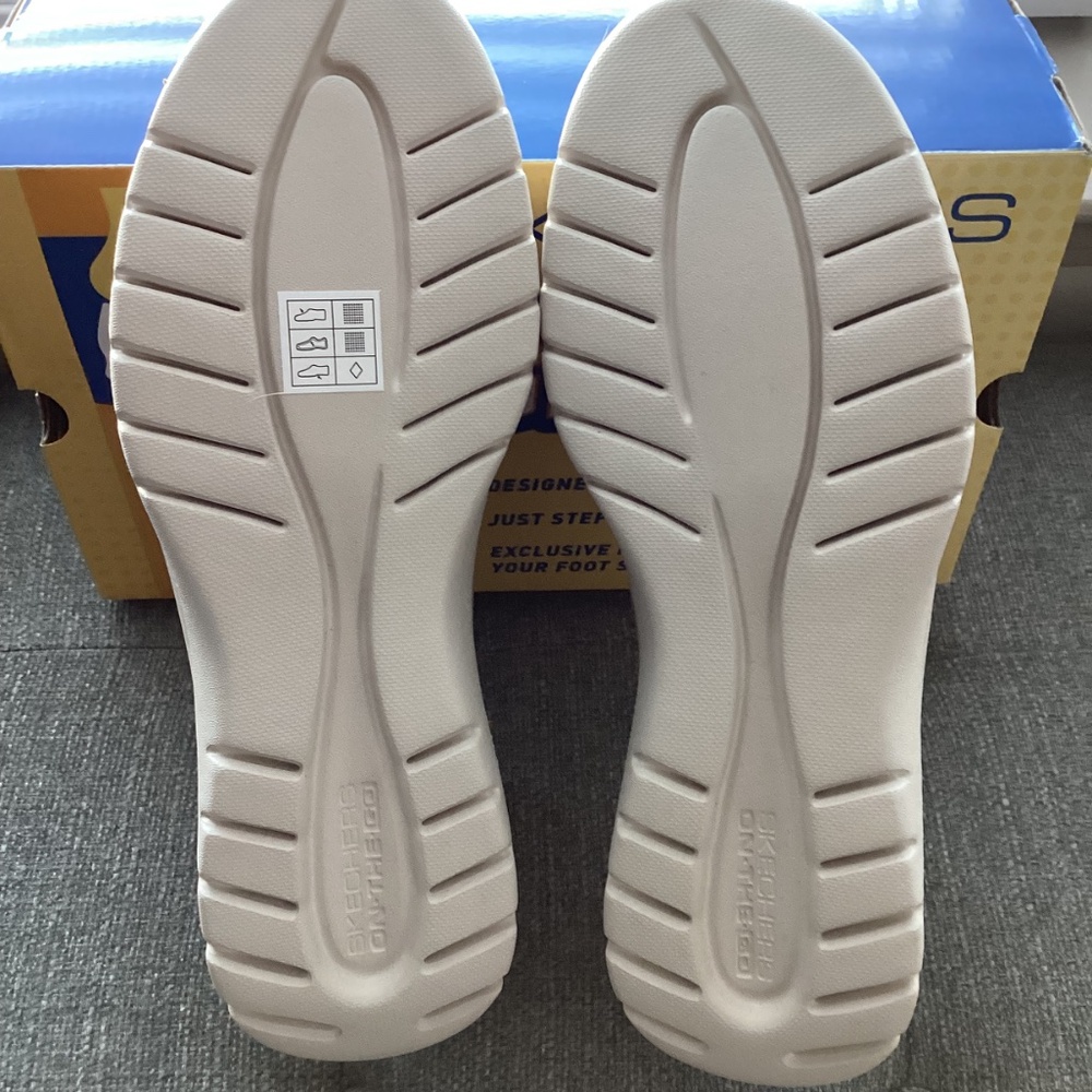 Skechers Women's Slip-ins: On-the-Go Flex - Camellia Slip-On Casual Sneakers - Picture 6 of 11